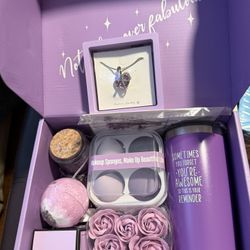 🎁BRAND NEW, Beautiful gift box🧡