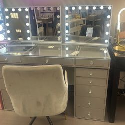 AVANTII With Bluetooth Mirror 