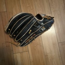 Wilson A2K Baseball Glove