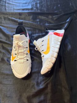 Nike Women's Free Metcon 3 White Team Orange Training Shoes CJ6314-181 Size 9