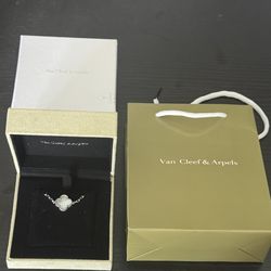 VC, Designer Clover Bracelet! Price OBO