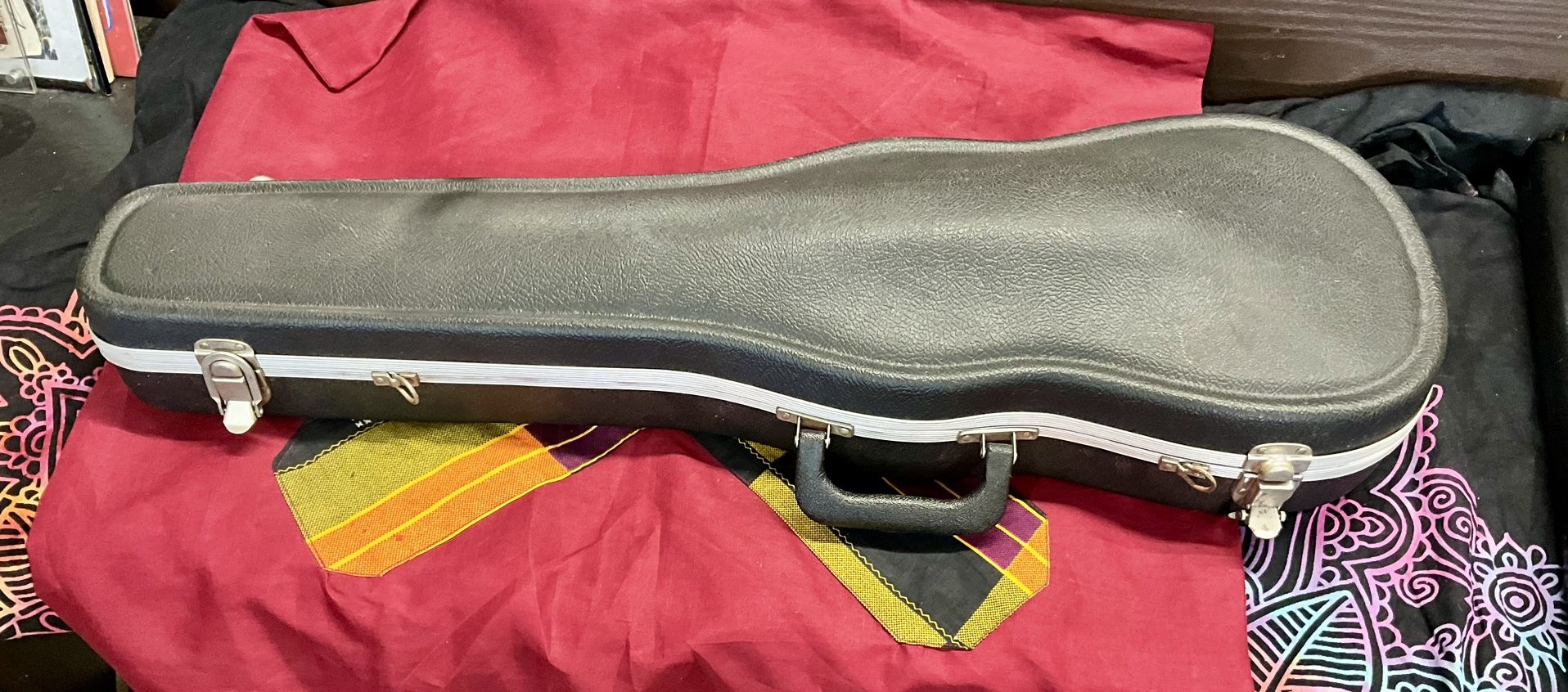 Antonio Stradivarius Copy 4/4 Size Violin w/ Bow in Hardshell Case
