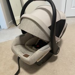 Maxi Cosi Mico Luxe+ Infant Car Seat w/ Xtra Base