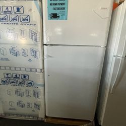 TOP AND BOTTOM FRIGIDAIRE REFRIGERATOR 