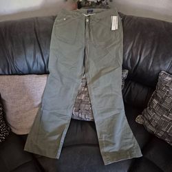 Dockers favorite fit- mid rise pants For Women Size 8