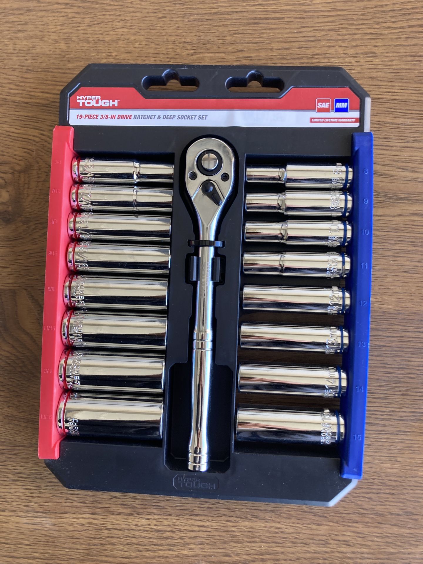 New Hyper Tough 19 Piece 3/8 in Drive Ratchet and Socket Set, (SAE & MM)