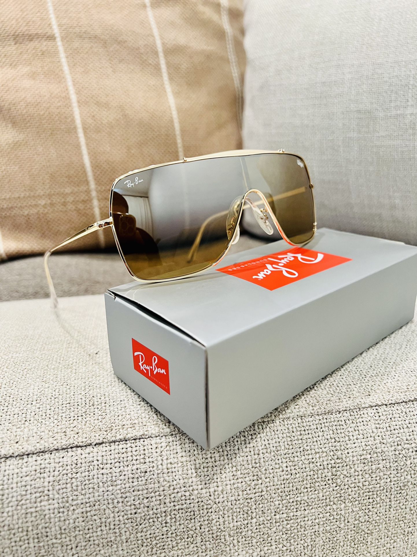 NEW Wings II RayBan Sunglasses with original Ray Ban Packaging
