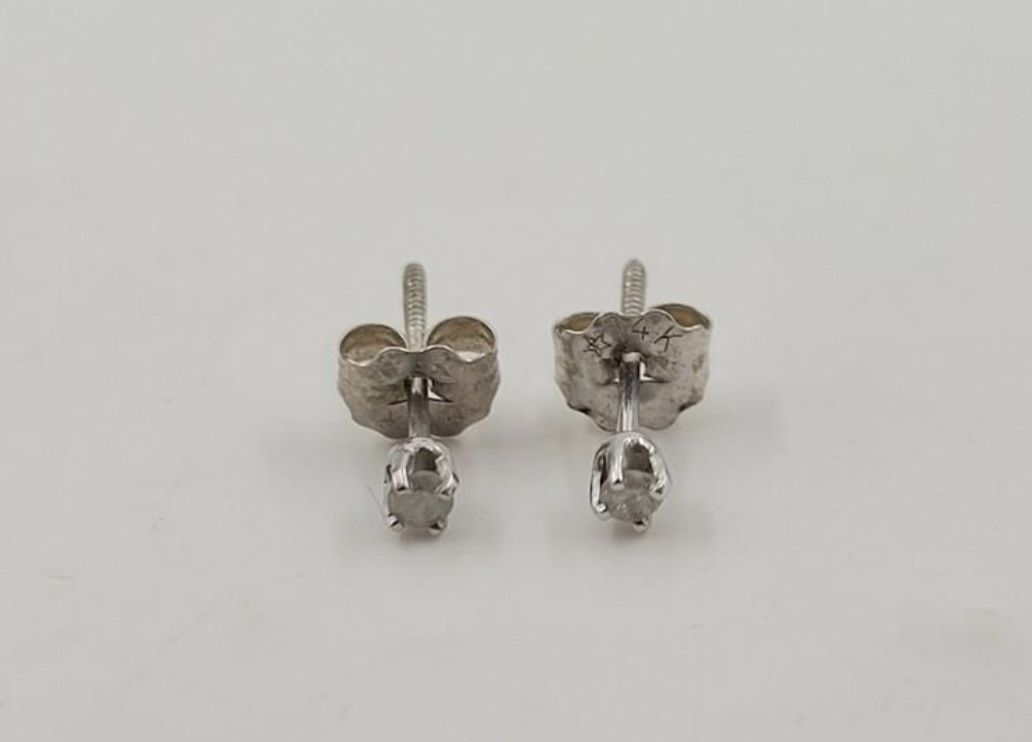 0.29g 14k White Gold Diamond Stud Earrings  