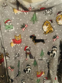 Ugly Sweater 7.00$