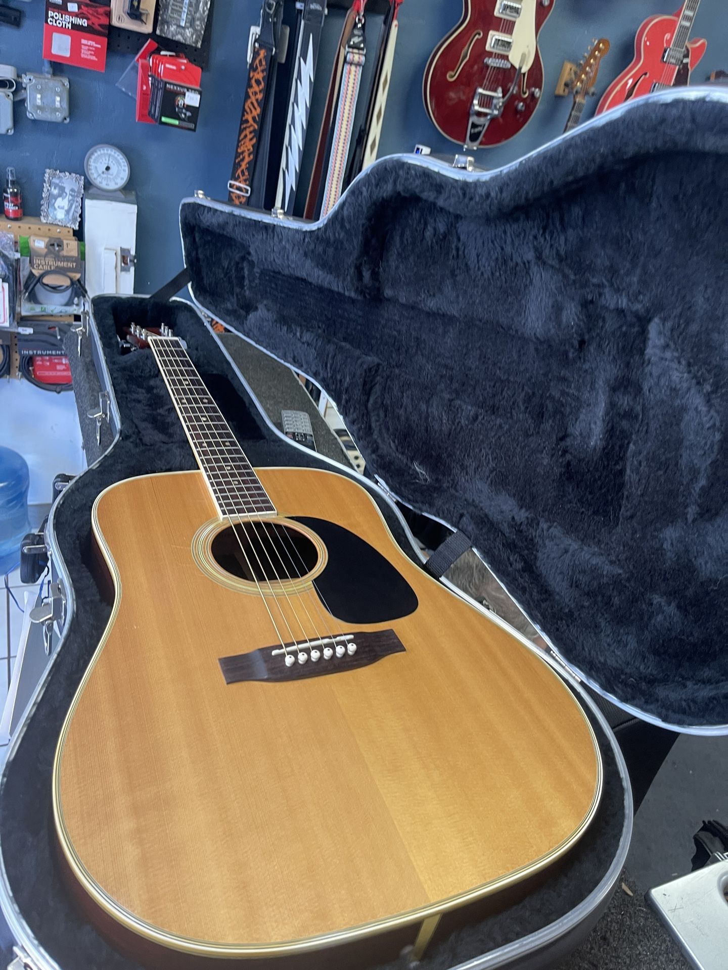 Takamine F-375S
