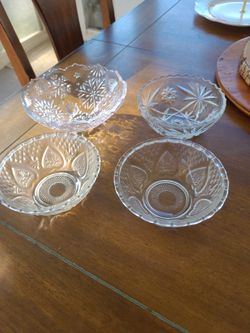 A Lot Of 4 Vintage Glass Bowls.