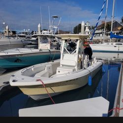 25ft Everglades Center Console Boat