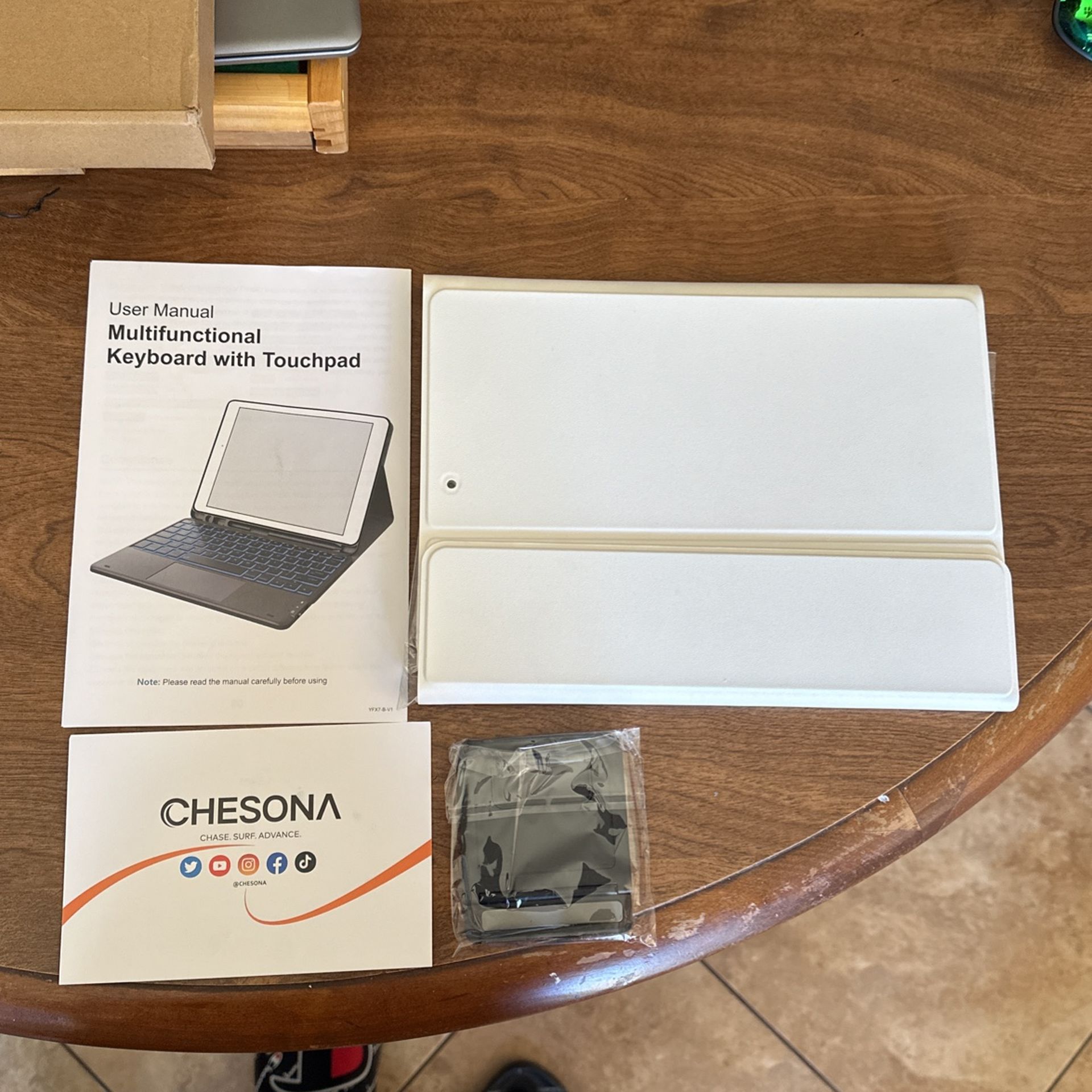 CHESONA iPad Keyboard, Fits iPad 9th/8th/7th Gen 10.2”