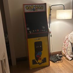1 Up Pac-Man Arcade Machine. 