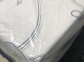 KING MEMORY FOAM MATTRESS SET WHIT BOX SPRING BRAND NEW ✅️ 