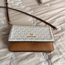 Small Crossbody 