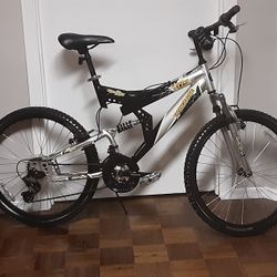 Perfect Shape .... Mongoose Xr75  21 Speed Mountain Bike Ready To Ride