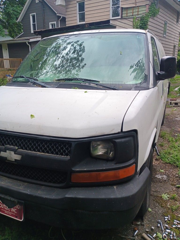 2008 Chevy Express 1500 Extended Cargo Van