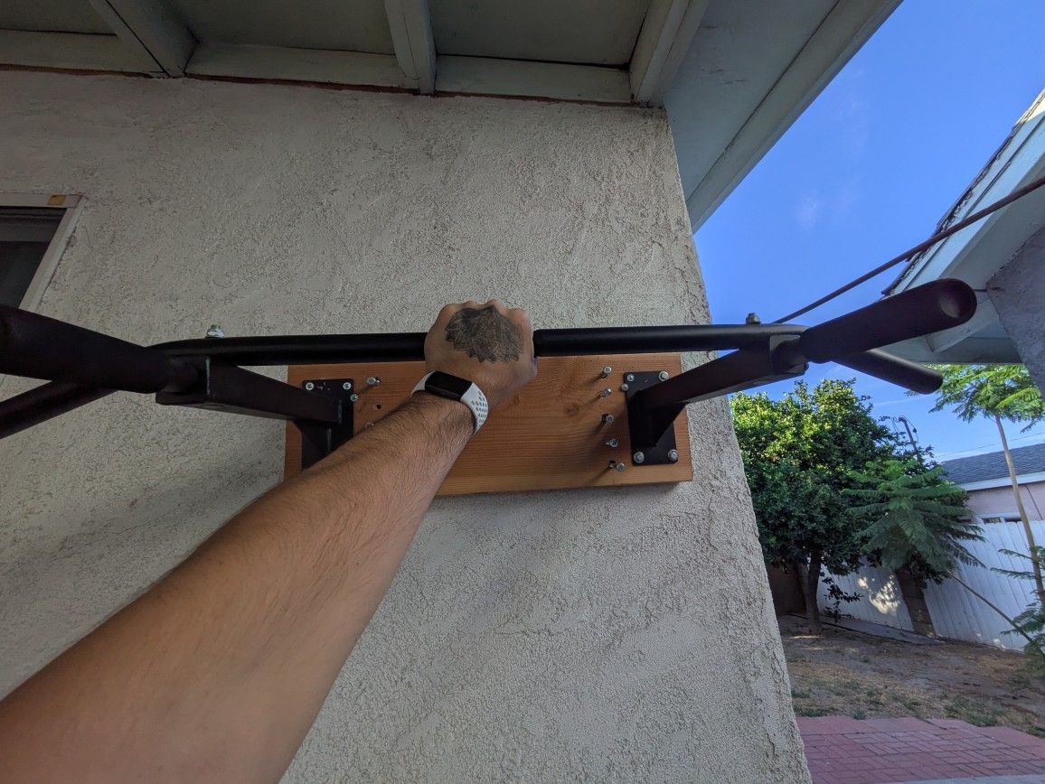 Pull Up Bar