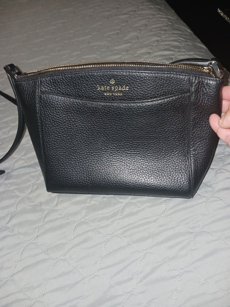 BLACK KATE SPADE CROSSBODY PURSE......πππ