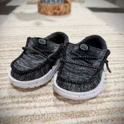 Toddler Hey Dude Shoes, Size 5