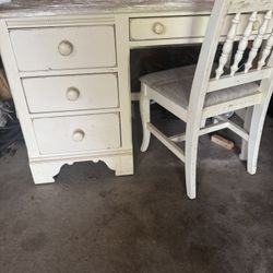 Kids Desk And Chair
