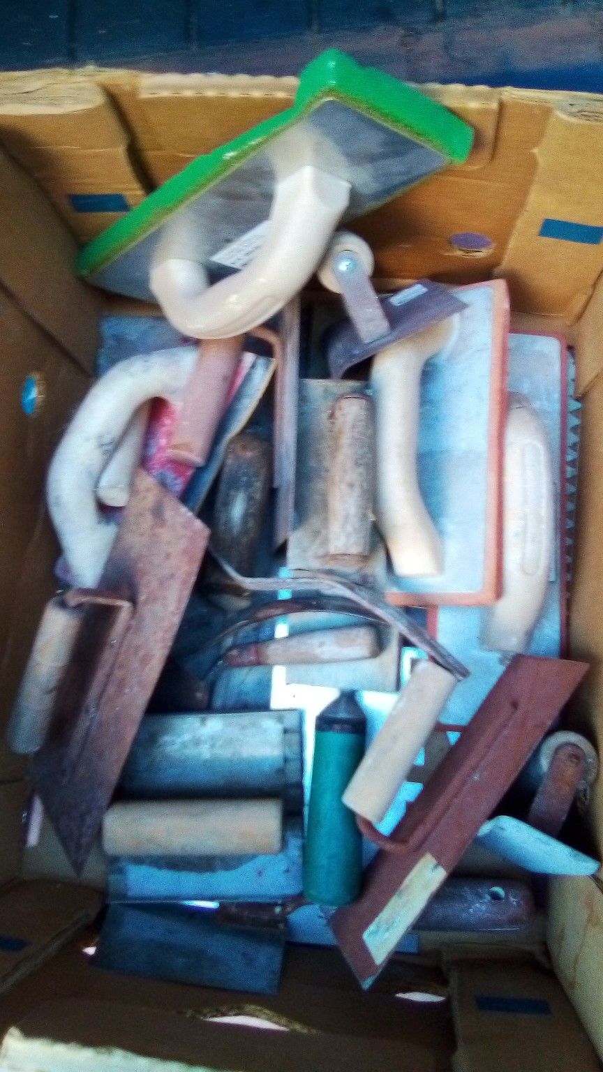 Concrete trowels