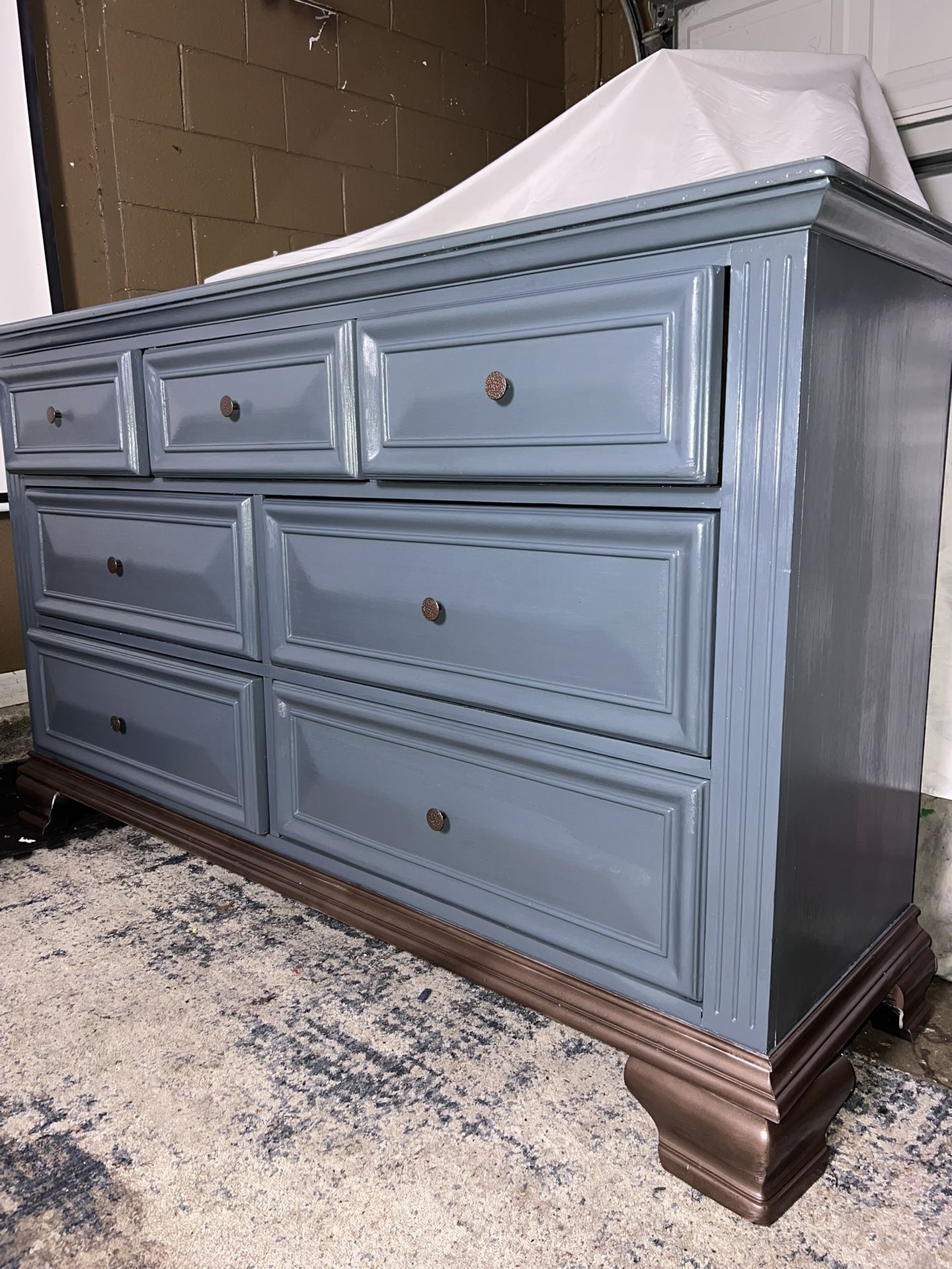 Beautiful 7 Drawer Dresser
