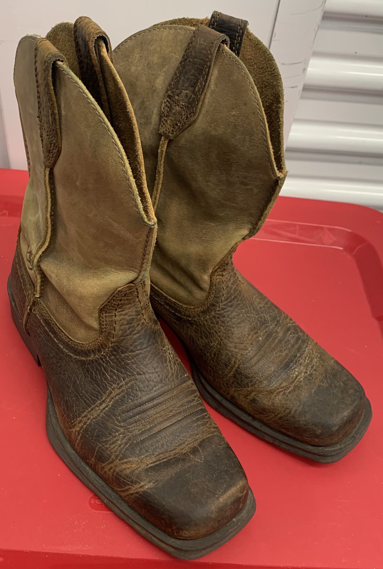 Ariat Rambler Cowboy Boots
