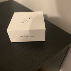 AirPods Pro 2nd Gen USB-C Wireless Charging Case ANC