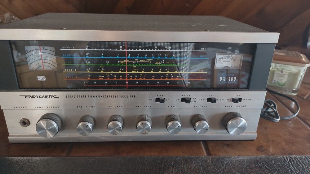 Realistic DX-160 Shortwave Radio