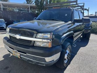 2004 Chevrolet Silverado 3500 Crew Cab 4X4 DUALLY