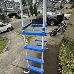 4-step pool ladder