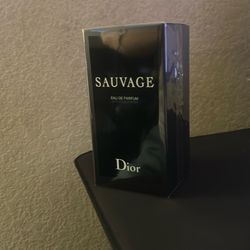Cologne Dior sauvage