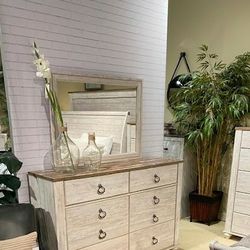 💥
4-Piece = Willowton Whitewash Sleigh Bedroom Set

💥👈Financing Available Only $10 Down Payment🥳