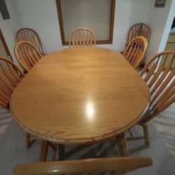 Shin-Lee Dining room Table + 8 Chairs 