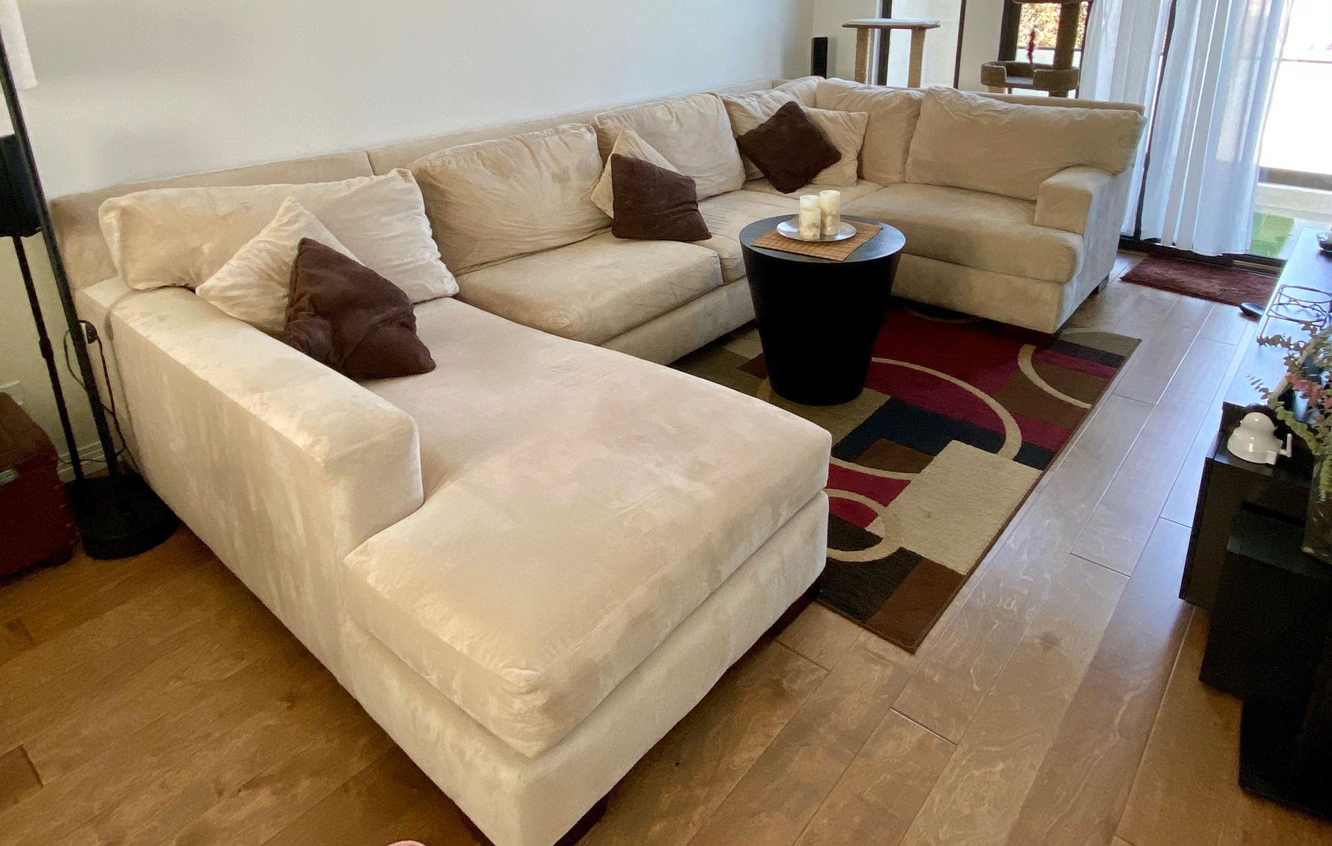 Couch, U shape sectional, huge, excellent condition!