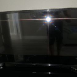 Samsung smart TV 32 Inch WITH TV stand 