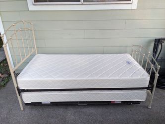 Pop-up Trundle Bed - Twin