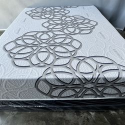 Full Sky Comfort Bamboo Cool Gel Memory Foam Mattress!!