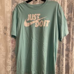 Woman Nike Shirt 