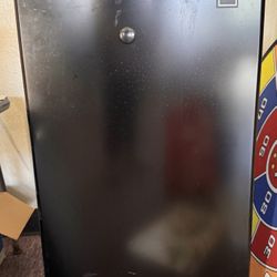 Min refrigerator 