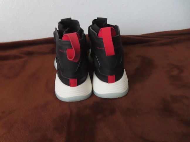 APL SUPERFUTURE Black / White / Red 7.5 display picture 1