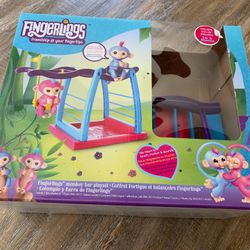Wowwee fingerlings monkey bar and hot sale swing playset
