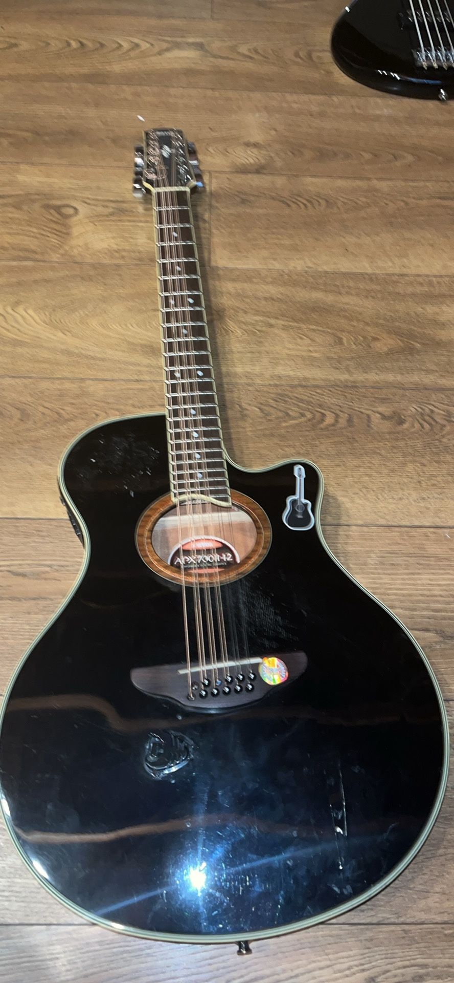 Yamaha APX700-12 for sale