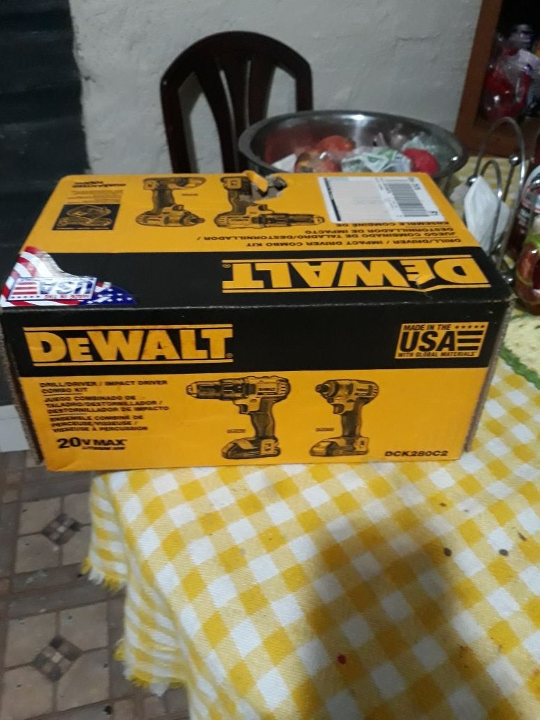 Vendo estos drilles de 20 boltios dewalt