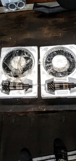 2019 Jeep JL Rubicon 410 Front And Rear Gears
