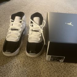 Jordan 11 Retro Size 10 (new)