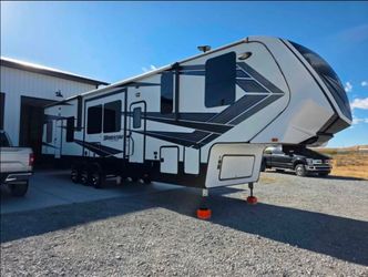 2019 Grand Design Momentum 381M Toy Hauler