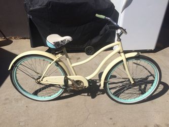 Huffy girls beach cruiser bike